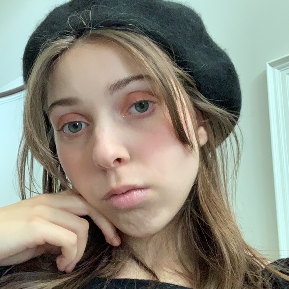 Meet your Posher, Taylor - Picture 1 of 1